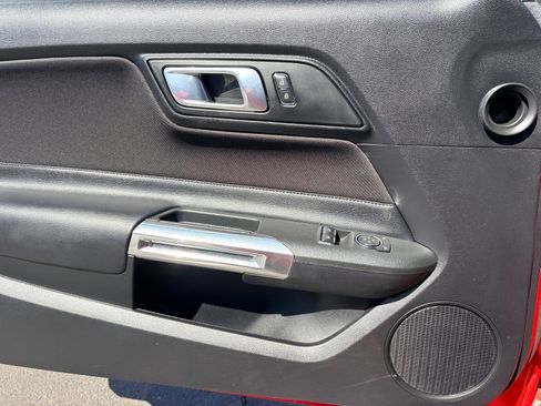 Used 2019 Ford Mustang Coupe image 24