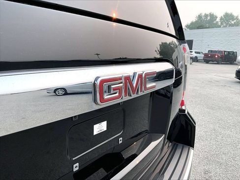 Used 2020 GMC Yukon XL Denali w/ Denali Ultimate Package AWD/4WD image 9
