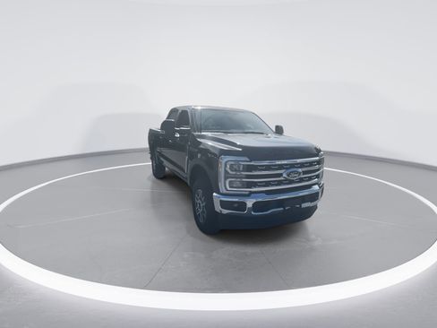 Used 2024 Ford F250 Lariat image 2