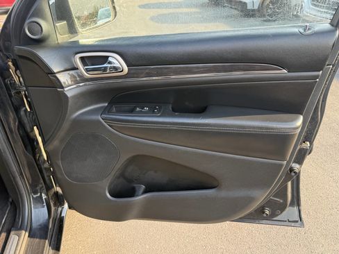 Used 2016 Jeep Grand Cherokee Overland image 22