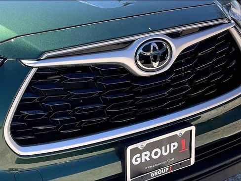 Used 2023 Toyota Highlander XLE image 30
