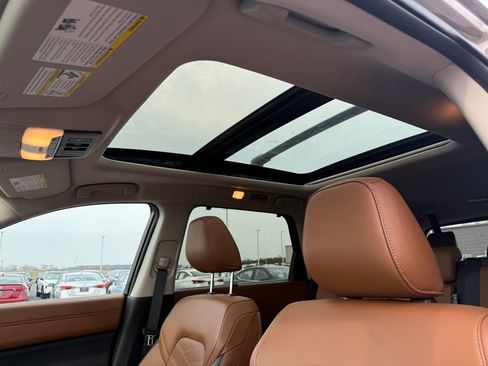 Used 2024 Nissan Pathfinder Platinum w/ Cargo Package image 6