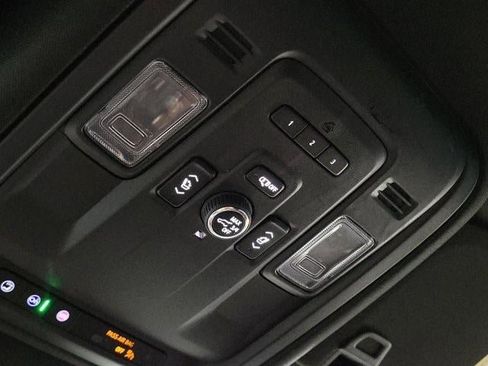 Certified 2024 Cadillac Escalade ESV Luxury image 27