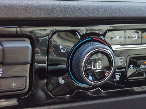 Used 2025 Chevrolet Silverado 1500 LT Trail Boss w/ Convenience Package II image 22