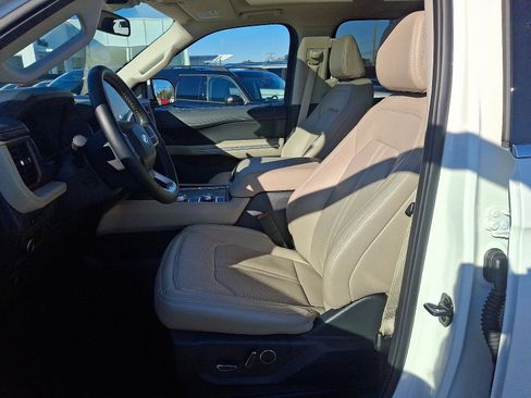 Used 2024 Ford Expedition Limited image 40