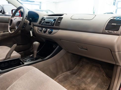 Used 2003 Toyota Camry LE w/ Preferred Accessory Pkg FWD image 23