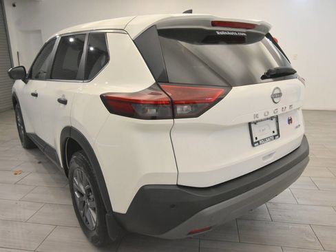 Used 2023 Nissan Rogue S image 3