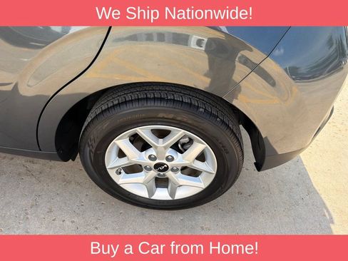 Used 2025 Kia Soul LX w/ LX Technology Package FWD image 28
