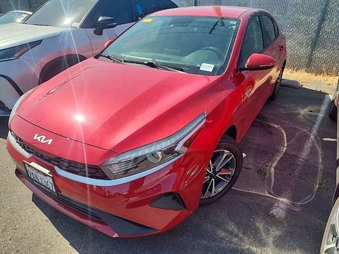Certified 2022 Kia Forte LXS w/ LXS Technology Package FWD image 4