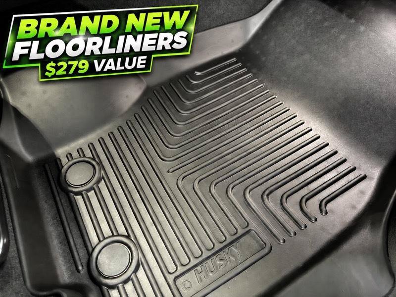 Used 2023 Jeep Grand Cherokee Laredo AWD/4WD image 24