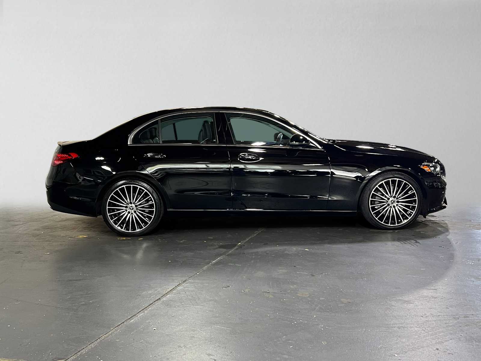 Used 2026 Mercedes-Benz C 300 4MATIC Sedan image 2