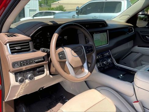 Used 2024 GMC Yukon XL Denali w/ Advanced Technology Package AWD/4WD image 19