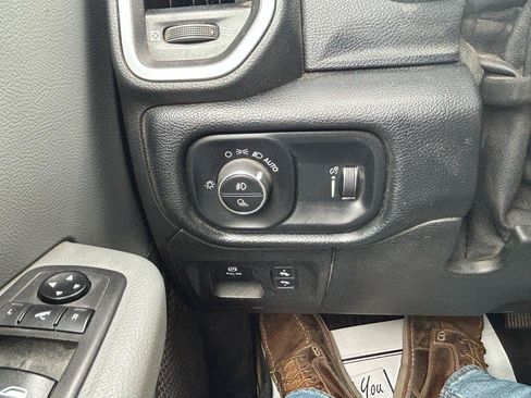 Used 2021 RAM 1500 Big Horn AWD/4WD image 29