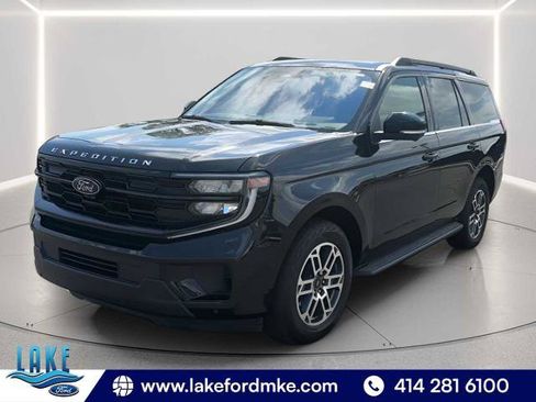 Certified 2025 Ford Expedition Active AWD/4WD image 3