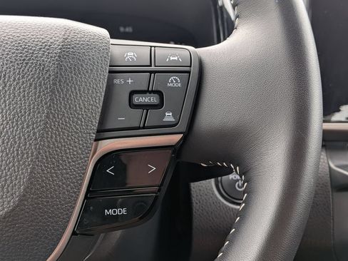 Used 2026 Toyota Camry SE FWD image 22