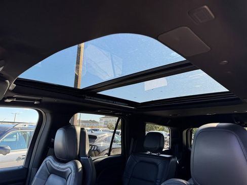 Used 2022 Lincoln Navigator Reserve image 35