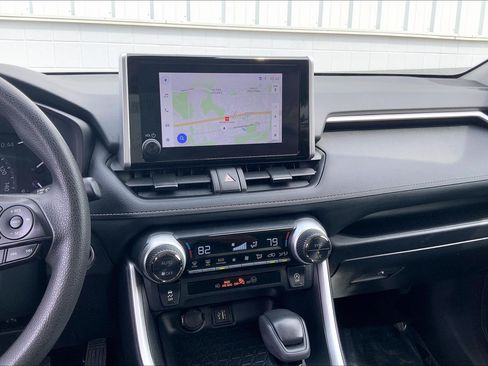 Used 2024 Toyota RAV4 XLE AWD/4WD image 37