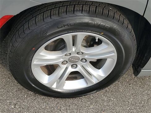 Certified 2023 Dodge Charger SXT image 5