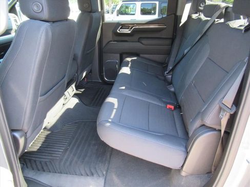 Used 2024 Chevrolet Silverado 1500 LT image 31