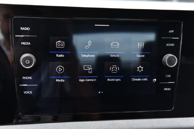 Used 2025 Volkswagen Jetta SE FWD image 14