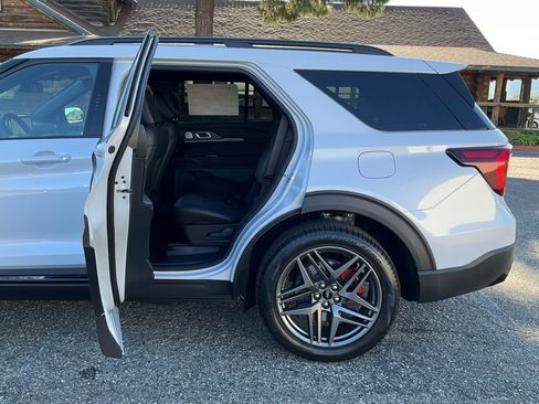 New 2026 Ford Explorer ST w/ Sun And Sound Package image 24