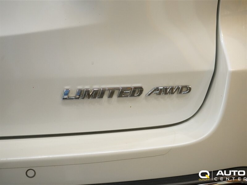 Used 2018 Toyota Highlander Limited Platinum AWD/4WD image 5