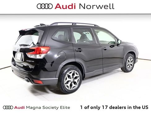 Used 2021 Subaru Forester Premium image 17