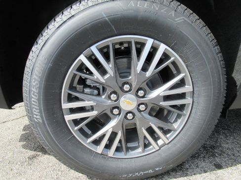 New 2026 Chevrolet Traverse LT FWD image 8