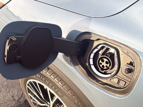 New 2026 Ford Escape SE image 9