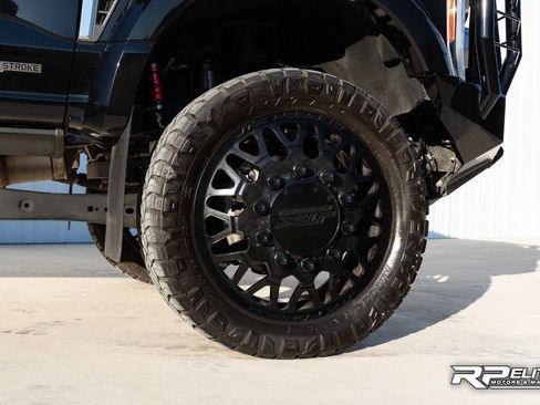 Used 2023 Ford F450 Lariat w/ FX4 Off-Road Package image 13