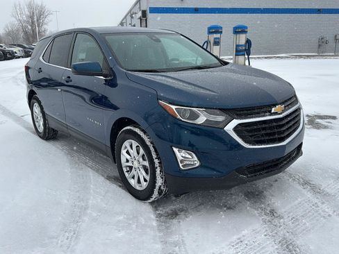 Used 2020 Chevrolet Equinox LT w/ Driver Convenience Package image 9
