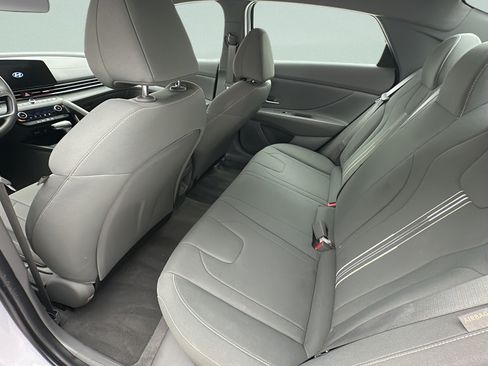 Used 2024 Hyundai Elantra SEL FWD image 10