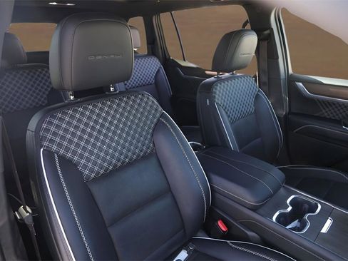 Used 2024 GMC Acadia Denali w/ Super Cruise Package image 30