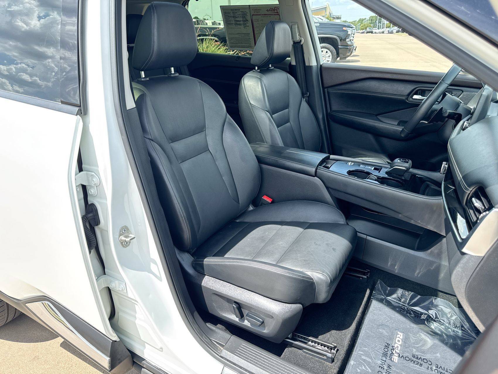 Used 2023 Nissan Rogue SL w/ SL Premium Package FWD image 25