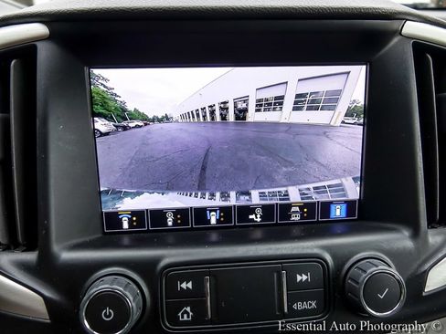 Used 2022 GMC Terrain SLT w/ Tech Package FWD image 23