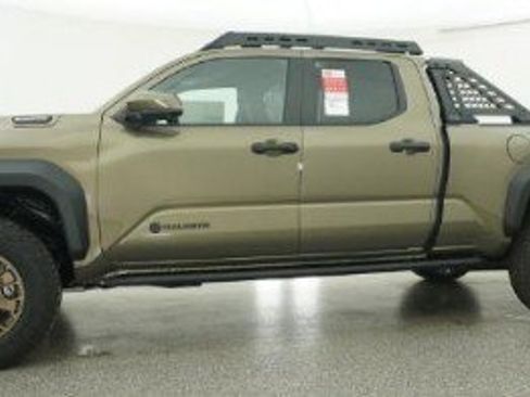 New 2025 Toyota Tacoma Trailhunter image 4