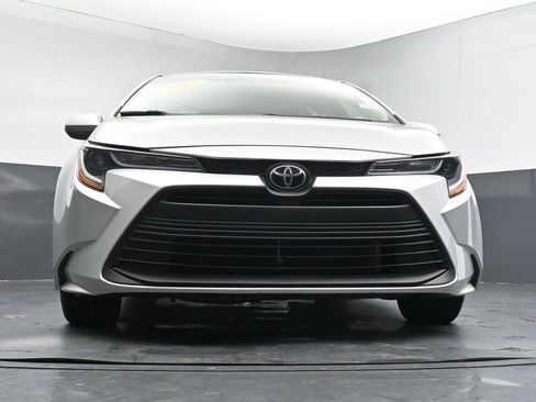 Used 2023 Toyota Corolla LE image 19
