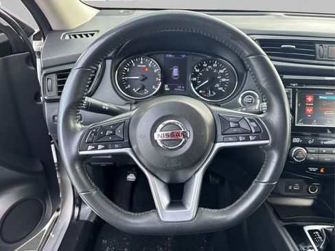 Used 2018 Nissan Rogue SV image 23