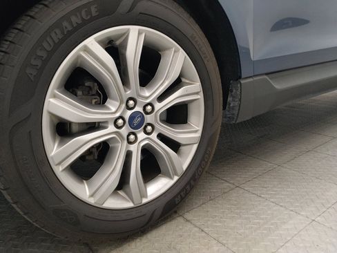 Used 2019 Ford Edge Titanium FWD image 31