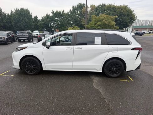 Used 2022 Toyota Sienna LE FWD image 5