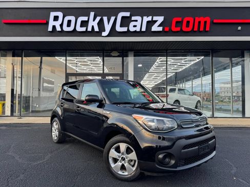Used 2017 Kia Soul w/ Convenience Package FWD image 1