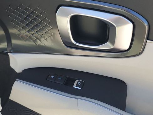 Used 2025 Kia Sorento EX w/ Panoramic Sunroof Package image 50