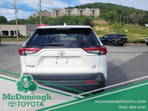 Used 2024 Toyota RAV4 LE AWD/4WD image 11