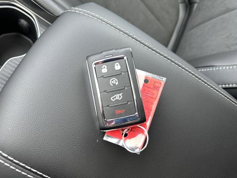 New 2025 Jeep Grand Cherokee Altitude image 29