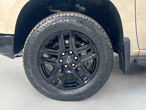 Used 2023 Chevrolet Silverado 1500 LT Trail Boss image 31