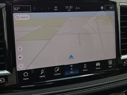 Used 2025 Chrysler Pacifica Limited FWD image 24