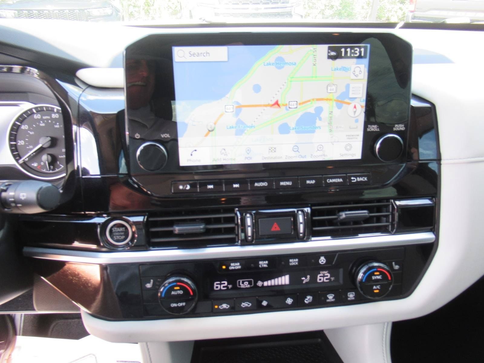 Used 2024 Nissan Pathfinder SL w/ SL Premium Package FWD image 28