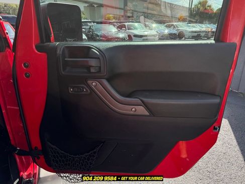Used 2015 Jeep Wrangler Unlimited Sport w/ Quick Order Package 24S AWD/4WD image 32