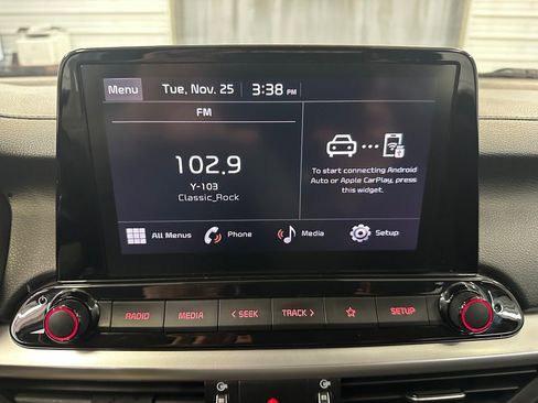 Used 2023 Kia Forte LXS image 9