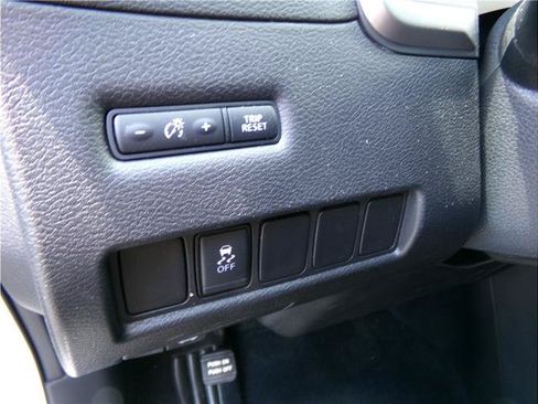 Used 2019 Nissan Murano S AWD/4WD image 6